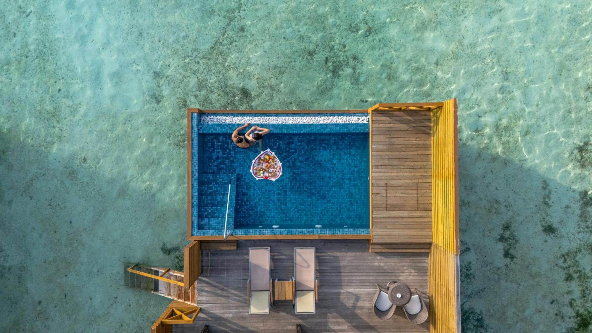 Cocoon Maldives Hotel Kurendhoo Exterior photo